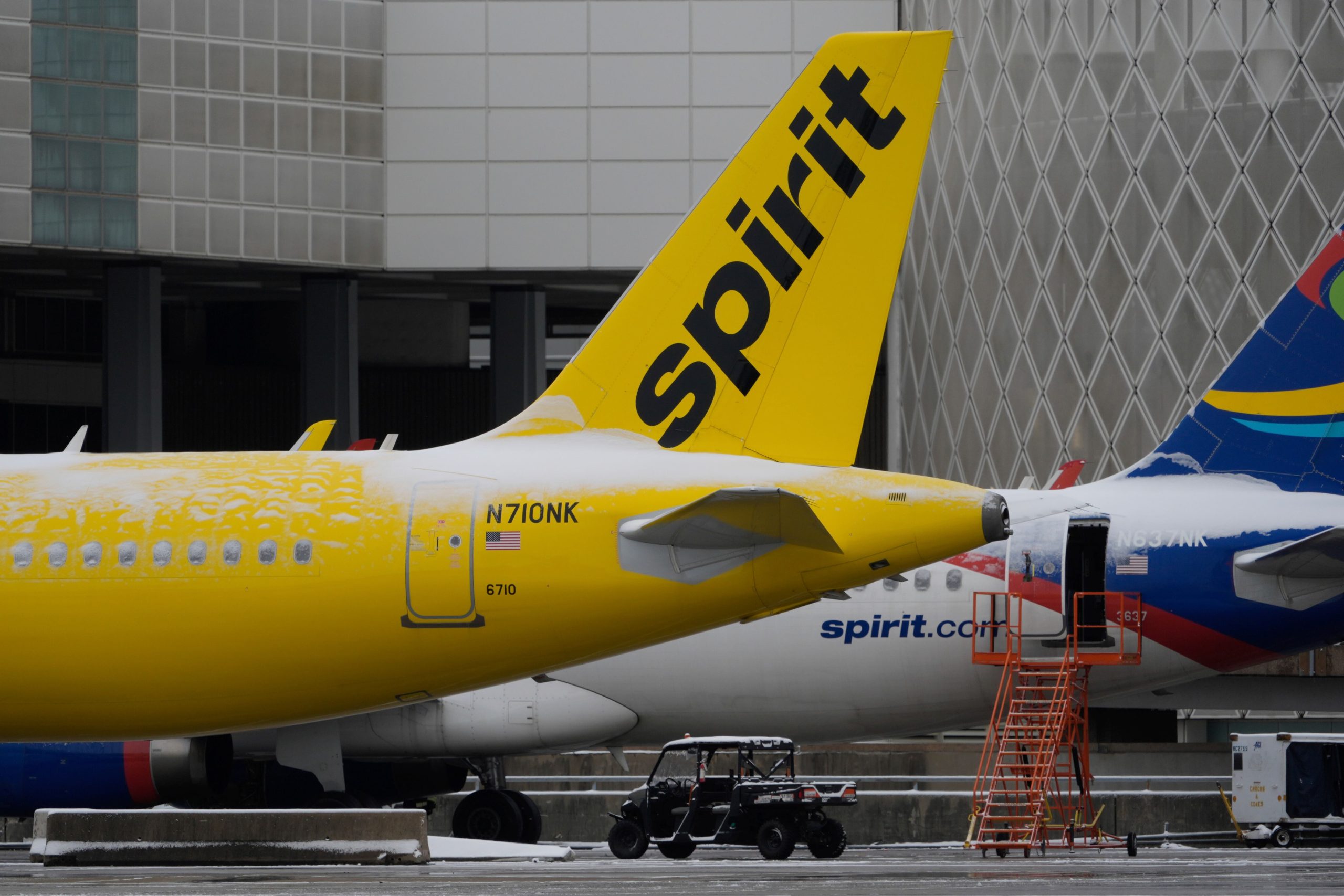 Spirit Airlines CEO steps down weeks after U.S. discount carrier exits ...