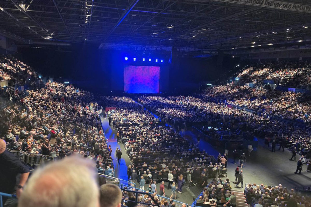 Peter Kay gig evacuated